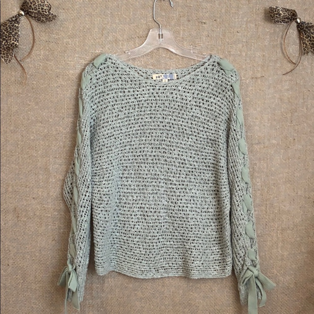 Jolt sweater